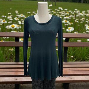 Chaser Yosemite Green Long Sleeve Rib Knit Scoop Neck Back Open  Semi-sheer  Top